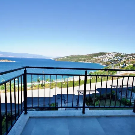 Appartement With The Pool And Sea View, As You Can Have A Pleasant Time On Your Balcony