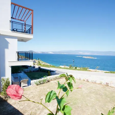 With The Pool And Sea View, As You Can Have A Pleasant Time On Your Balcony *